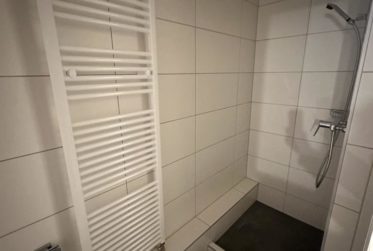 Helle 2.5-Zimmerwohnung in Arlesheim mit Dachterrasse und frisch saniertem Badezimmer