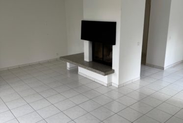 Helle 2.5-Zimmerwohnung in Arlesheim mit Dachterrasse und frisch saniertem Badezimmer